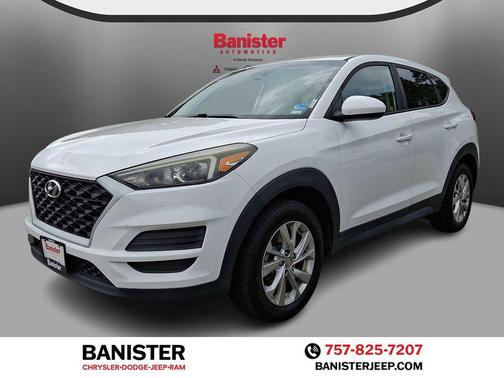 Dazzling White 2019 Hyundai TUCSON SE