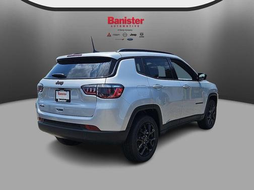 Silver Zynith Metallic Clearcoat 2026 Jeep Compass Sport