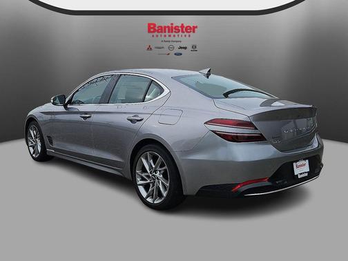 2022 Genesis G70 2.0T RWD