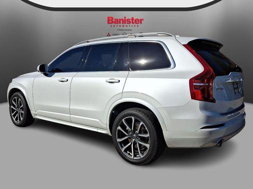 2019 Volvo XC90 T5 Momentum