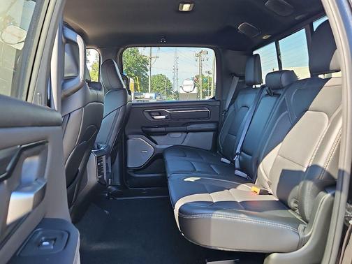 Diamond Black Crystal Pearlcoat 2026 RAM 1500 Rebel