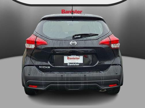 2020 Nissan Kicks S