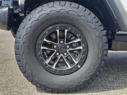 Bright White Clearcoat 2026 Jeep Wrangler Willys