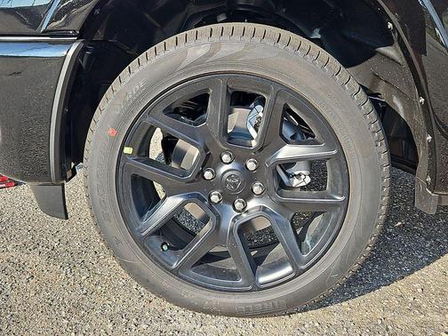 Diamond Black Crystal Pearlcoat 2027 RAM 1500 Laramie