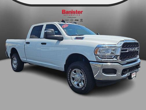 2024 RAM 2500 Tradesman Crew Cab 4x4 6'4' Box