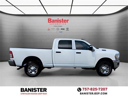 2024 RAM 2500 Tradesman Crew Cab 4x4 6'4' Box