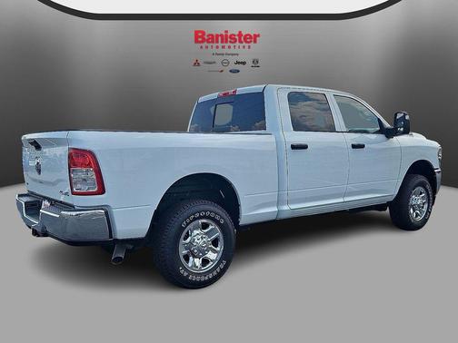 2024 RAM 2500 Tradesman Crew Cab 4x4 6'4' Box