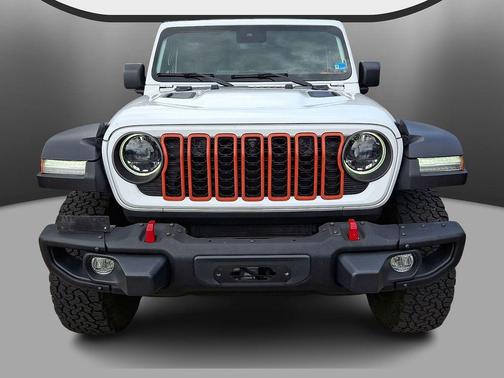 Bright White Clearcoat 2024 Jeep Wrangler Rubicon