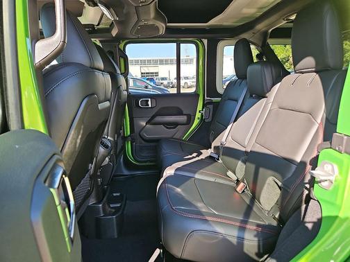 Mojito Clearcoat 2026 Jeep Wrangler Rubicon