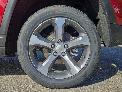 Velvet Red Pearlcoat 2026 Jeep Grand Cherokee Limited