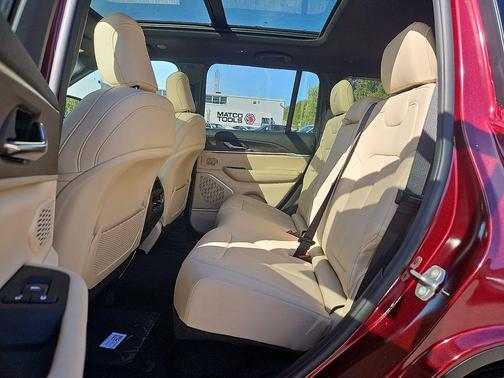 Velvet Red Pearlcoat 2026 Jeep Grand Cherokee Limited