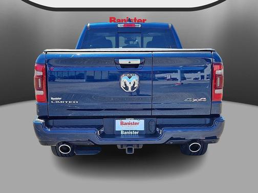 Patriot Blue Pearlcoat 2022 RAM 1500 Limited