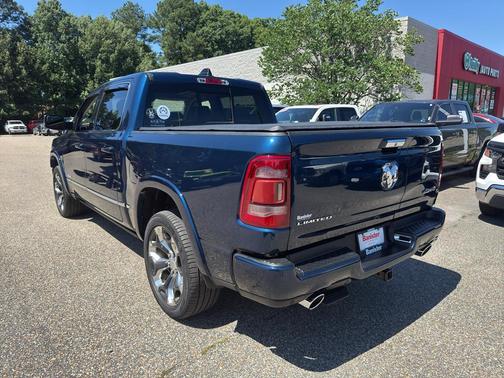 Patriot Blue Pearlcoat 2022 RAM 1500 Limited