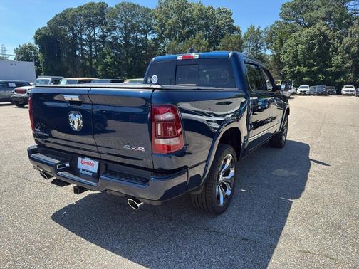 Patriot Blue Pearlcoat 2022 RAM 1500 Limited