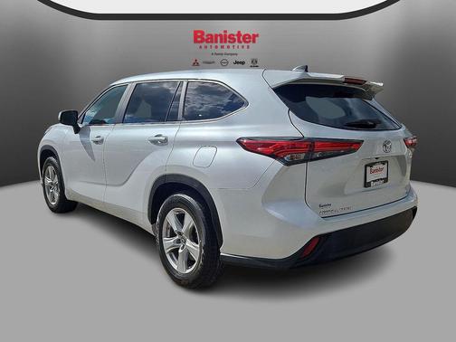 2023 Toyota Highlander LE