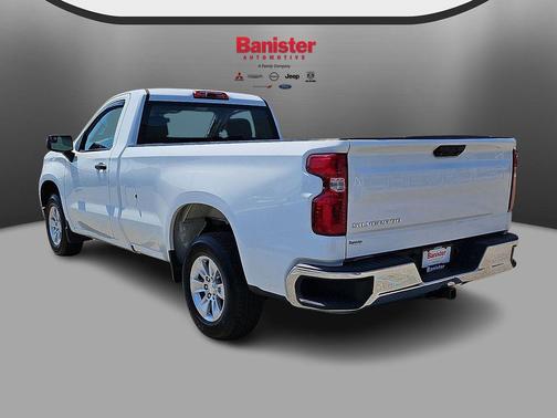 Summit White 2022 Chevrolet Silverado 1500 WT