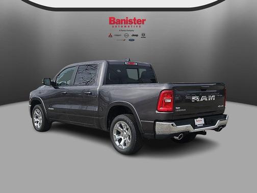 Granite Crystal Metallic Clearcoat 2027 RAM 1500 Big Horn/Lone Star