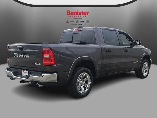 Granite Crystal Metallic Clearcoat 2027 RAM 1500 Big Horn/Lone Star