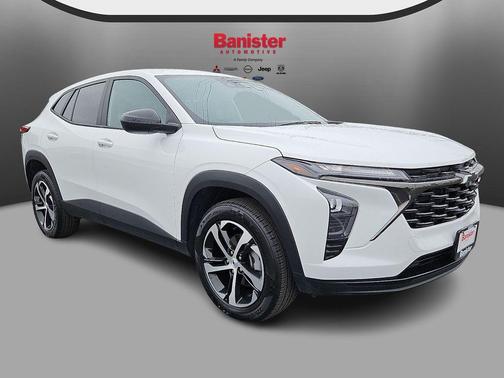 Summit White 2024 Chevrolet Trax FWD 1RS
