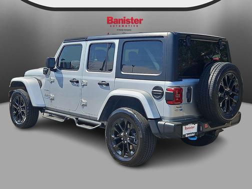 Silver Zynith Clearcoat 2023 Jeep Wrangler 4xe Sahara