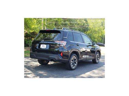 Crystal Black Silica 2025 Subaru Forester Premium