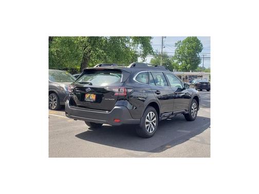 Crystal Black Silica 2024 Subaru Outback 2.5i