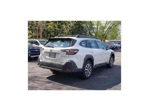 Crystal White Pearl 2025 Subaru Outback 2.5i
