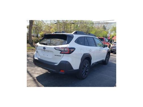 Crystal White Pearl 2025 Subaru Outback Onyx Edition
