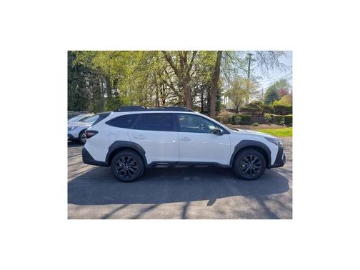 Crystal White Pearl 2025 Subaru Outback Onyx Edition