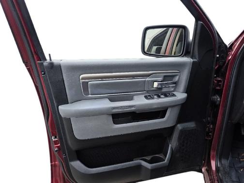 Delmonico Red Pearlcoat 2018 RAM 1500 Big Horn