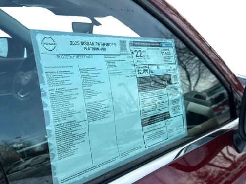 2025 Nissan Pathfinder Platinum 4WD
