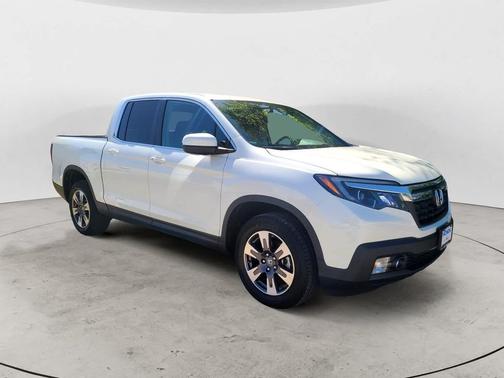 White Diamond Pearl 2019 Honda Ridgeline RTL