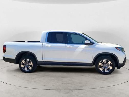 White Diamond Pearl 2019 Honda Ridgeline RTL