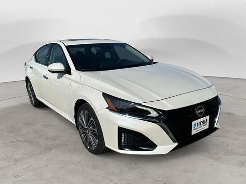 2025 Nissan Altima SL AWD