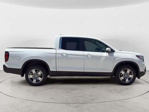 Platinum White Pearl 2026 Honda Ridgeline RTL