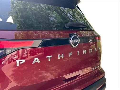 2022 Nissan Pathfinder SV 4WD