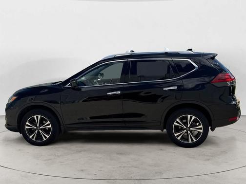 Magnetic Black Pearl 2020 Nissan Rogue SV