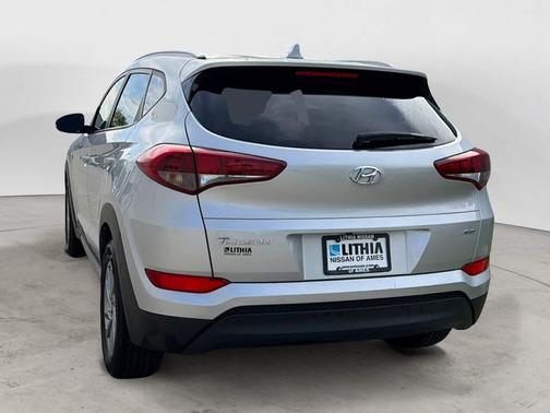 Molten Silver 2017 Hyundai TUCSON SE Plus