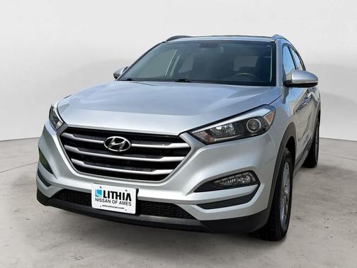 Molten Silver 2017 Hyundai TUCSON SE Plus