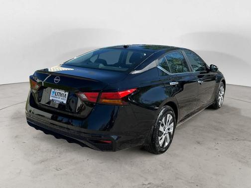 2025 Nissan Altima S FWD