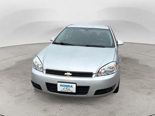 SIL/Silver 2011 Chevrolet Impala LT