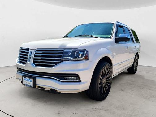 White Platinum Metallic Tri-Coat 2015 Lincoln Navigator Base