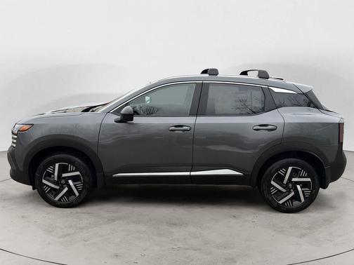 KAD/GUN METALL 2026 Nissan Kicks SV