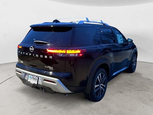 2025 Nissan Pathfinder Platinum 4WD