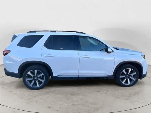 2024 Honda Pilot Touring 8-Passenger