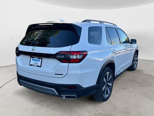 2024 Honda Pilot Touring 8-Passenger