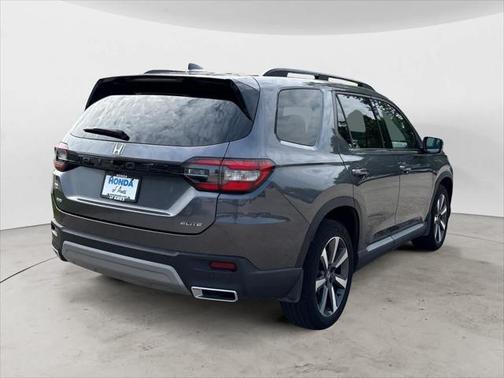 2023 Honda Pilot AWD Elite