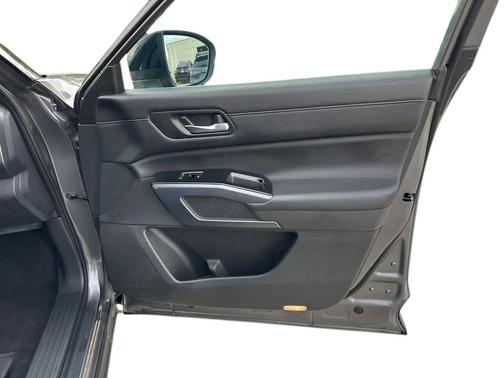 2022 Nissan Pathfinder SL 4WD