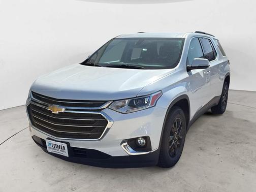 Iridescent Pearl Tricoat 2020 Chevrolet Traverse LT Leather