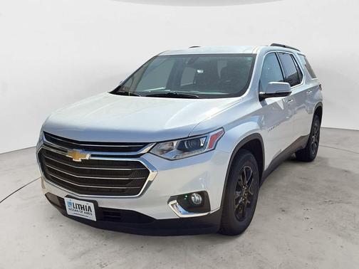 Iridescent Pearl Tricoat 2020 Chevrolet Traverse LT Leather